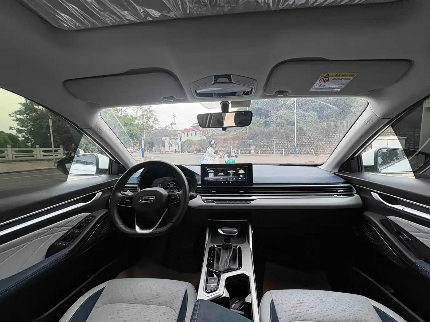 Geely Emgrand 2022 4th Generation 1.5L CVT Luxury Edition — миниатюра 5