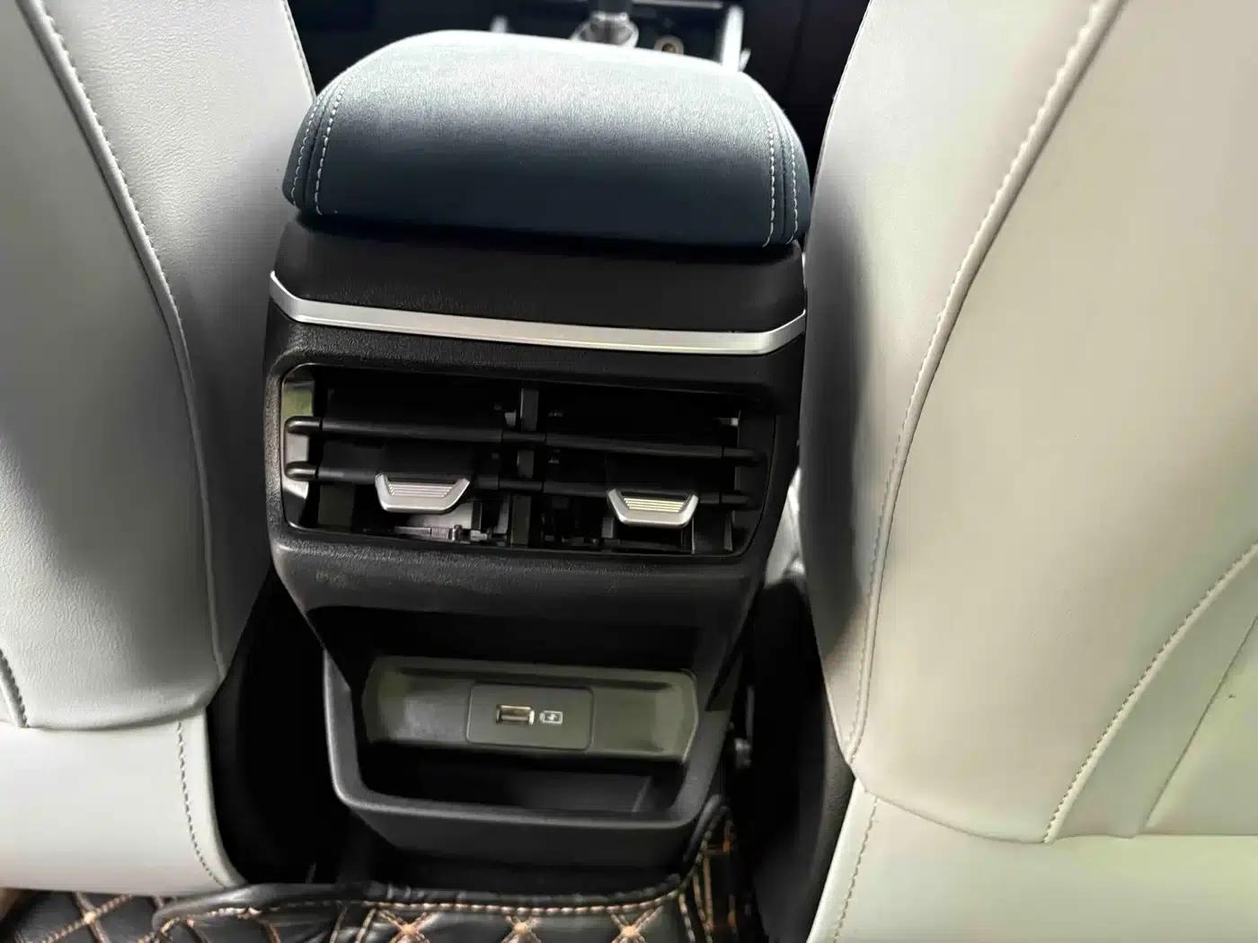 Geely Emgrand 2022 4th Generation 1.5L CVT Luxury Edition — миниатюра 9