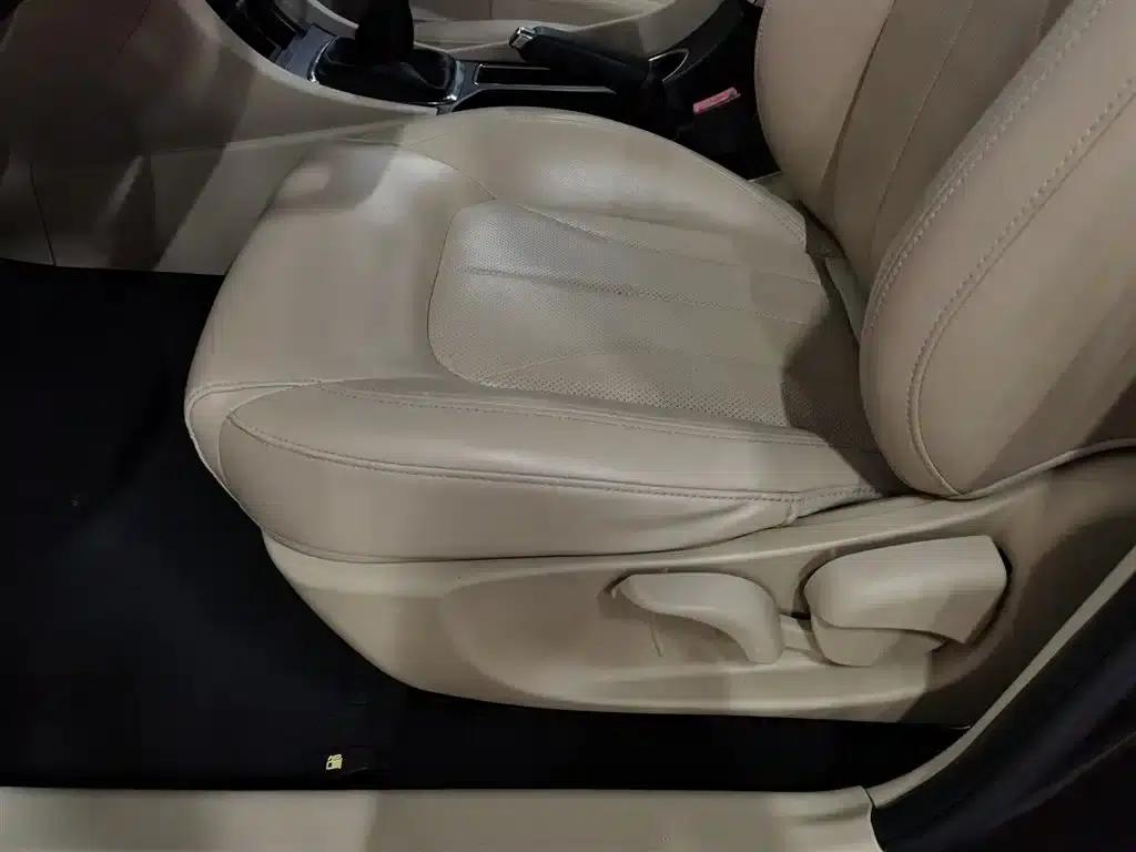 Geely Emgrand 2017 Sedan Million Edition 1.5L Manual Deluxe — миниатюра 20