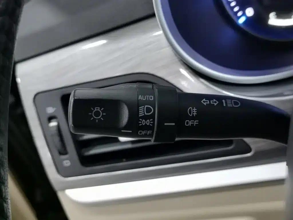 Geely Emgrand 2017 Sedan Million Edition 1.5L Manual Deluxe — миниатюра 21