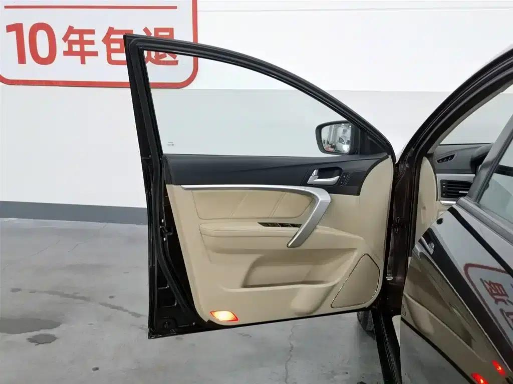 Geely Emgrand 2017 Sedan Million Edition 1.5L Manual Deluxe — миниатюра 8