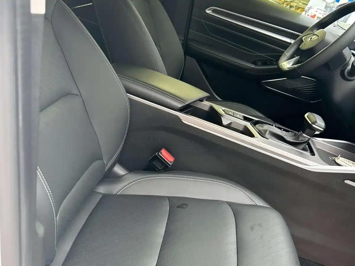Geely Emgrand 2022 4th Generation 1.5L CVT Luxury Edition — миниатюра 13