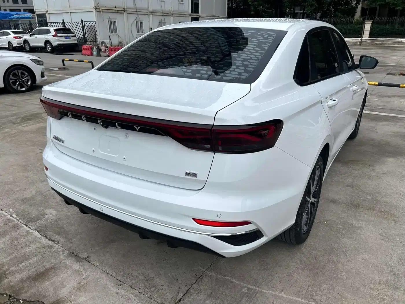 Geely Emgrand 2022 4th Generation 1.5L CVT Luxury Edition — миниатюра 16