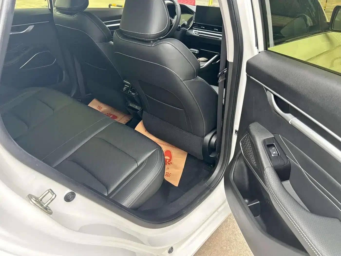 Geely Emgrand 2022 4th Generation 1.5L CVT Luxury Edition — миниатюра 5