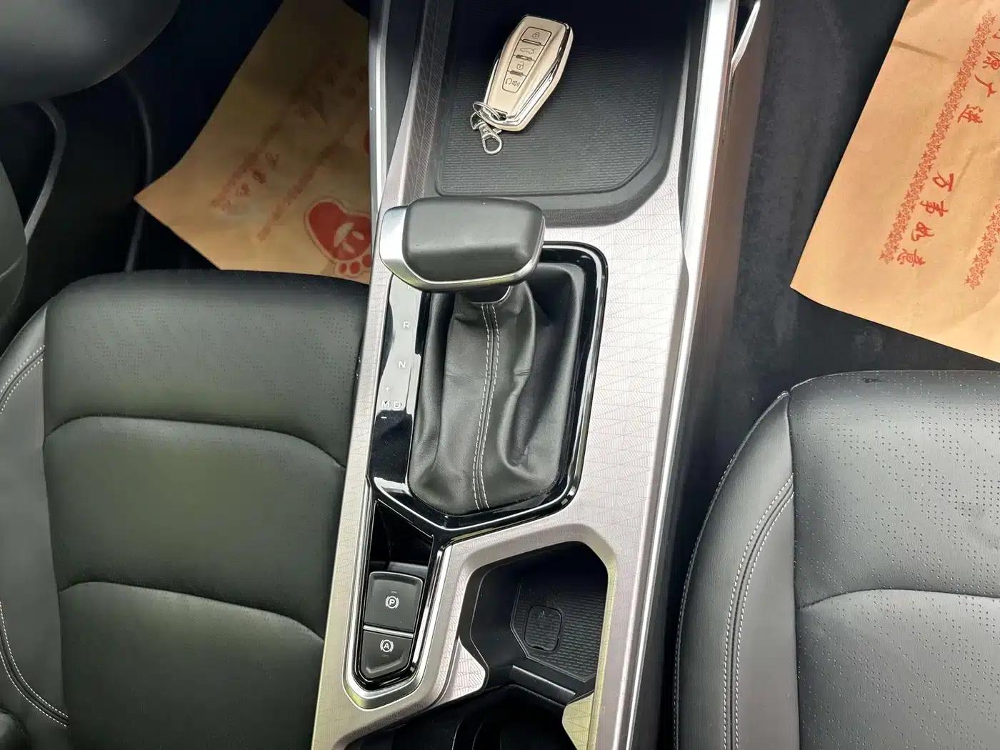 Geely Emgrand 2022 4th Generation 1.5L CVT Luxury Edition — миниатюра 9