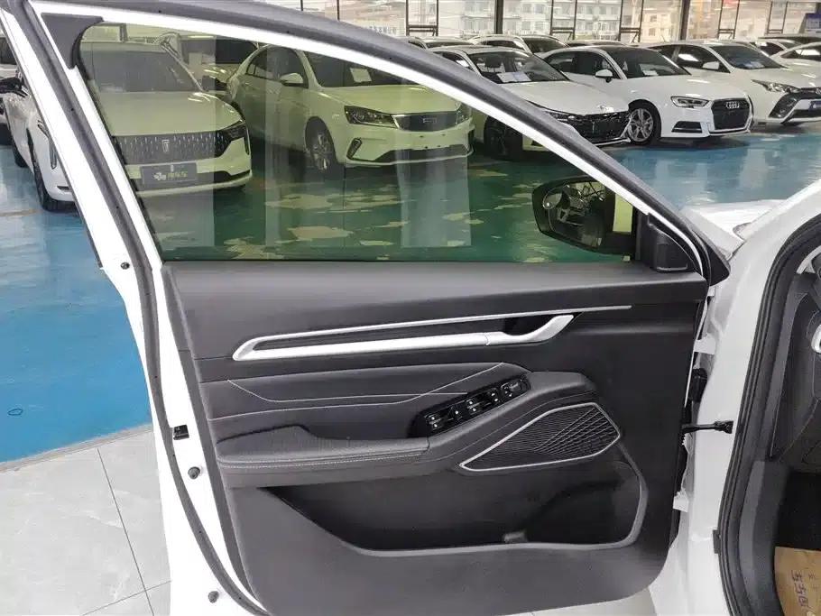 Geely Emgrand 2023 4th Generation Champion Edition 1.5L CVT Premium — миниатюра 7