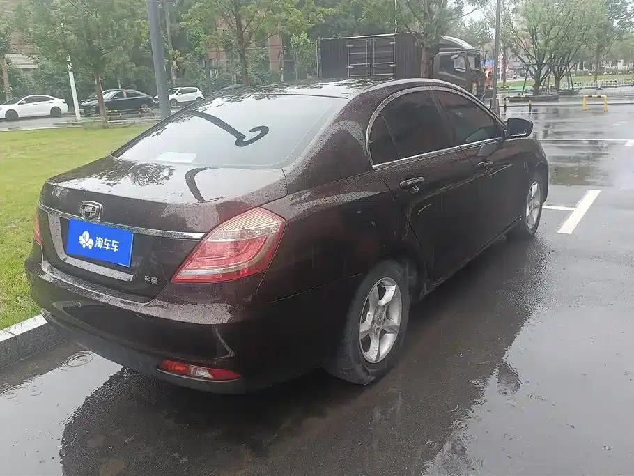 Geely Emgrand 2014 Sedan 1.5L Manual Fashion Edition — миниатюра 3