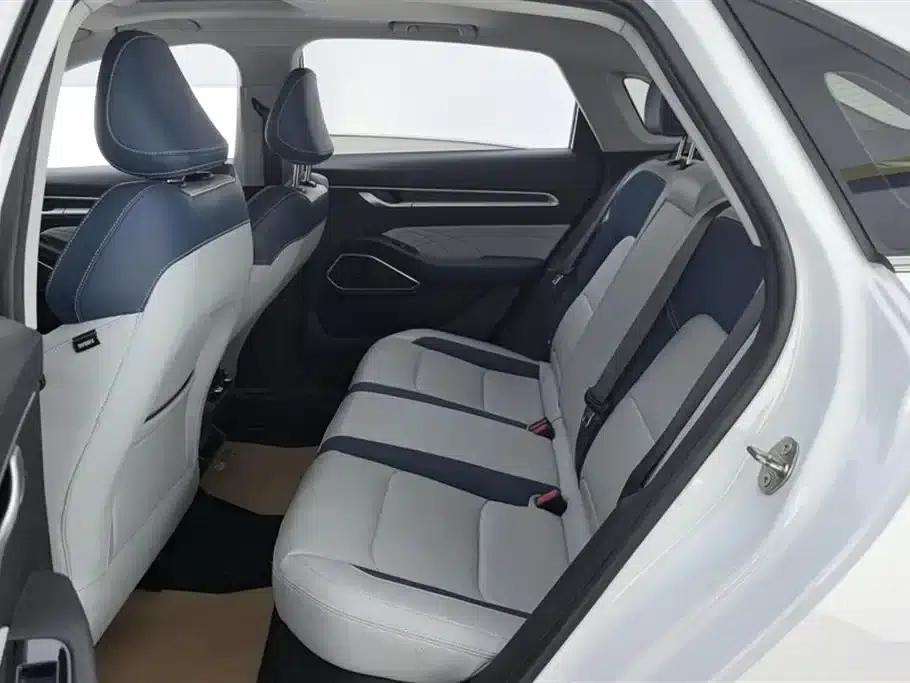 Geely Emgrand 2022 4th Generation 1.5L CVT Flagship Edition — миниатюра 11