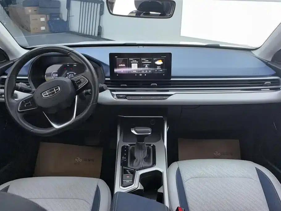 Geely Emgrand 2022 4th Generation 1.5L CVT Flagship Edition — миниатюра 12