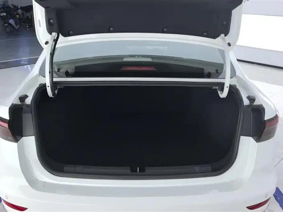 Geely Emgrand 2022 4th Generation 1.5L CVT Flagship Edition — миниатюра 4