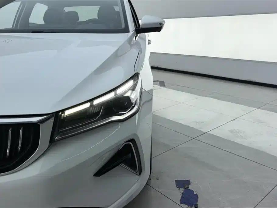 Geely Emgrand 2022 4th Generation 1.5L CVT Flagship Edition — миниатюра 5