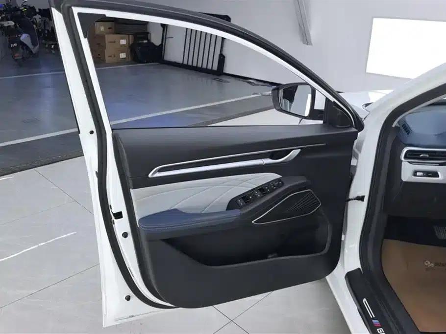 Geely Emgrand 2022 4th Generation 1.5L CVT Flagship Edition — миниатюра 7