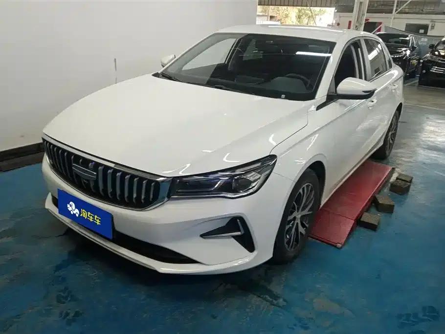 Geely Emgrand 2025 4th Generation 1.5L CVT Dragon Edition — миниатюра 1