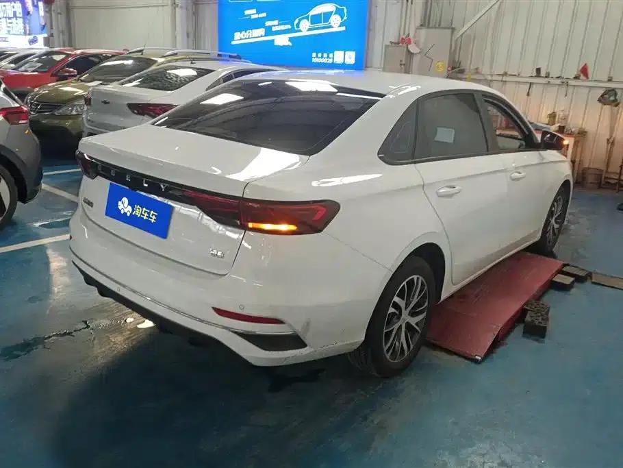 Geely Emgrand 2025 4th Generation 1.5L CVT Dragon Edition — миниатюра 3