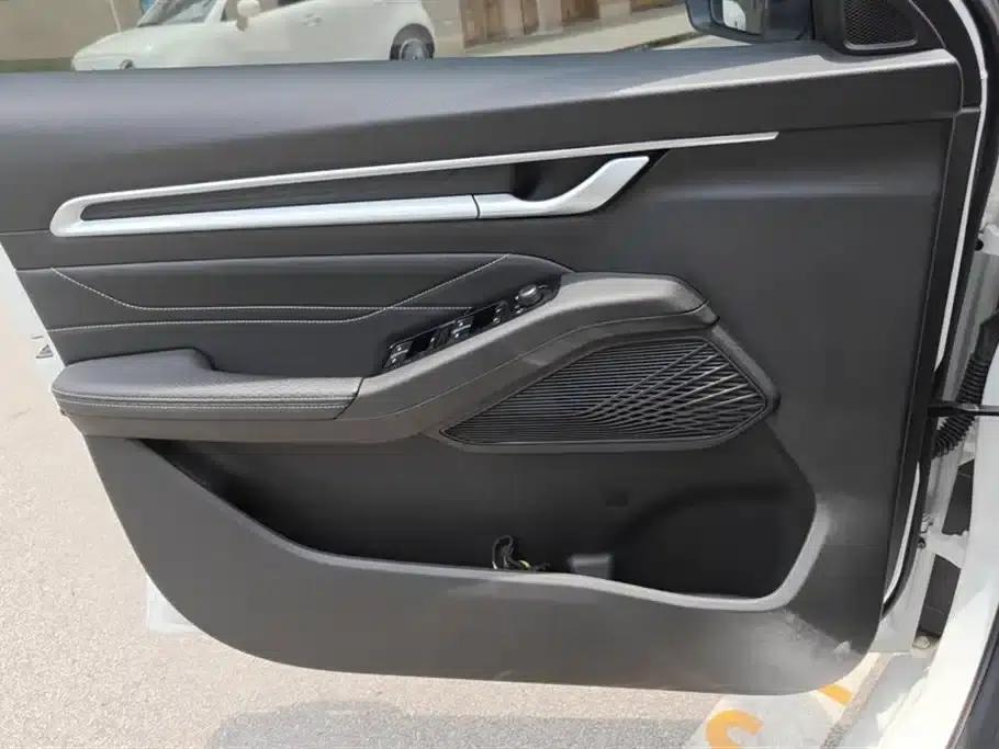 Geely Emgrand 2025 4th Generation 1.5L CVT Dragon Edition — миниатюра 7