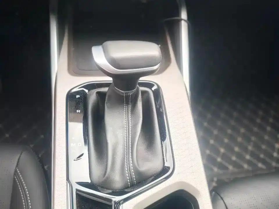 Geely Emgrand 2023 4th Generation Champion Edition 1.5L CVT Luxury — миниатюра 14