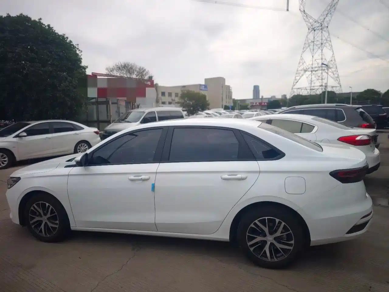 Geely Emgrand 2023 4th Generation Champion Edition 1.5L CVT Luxury — миниатюра 5