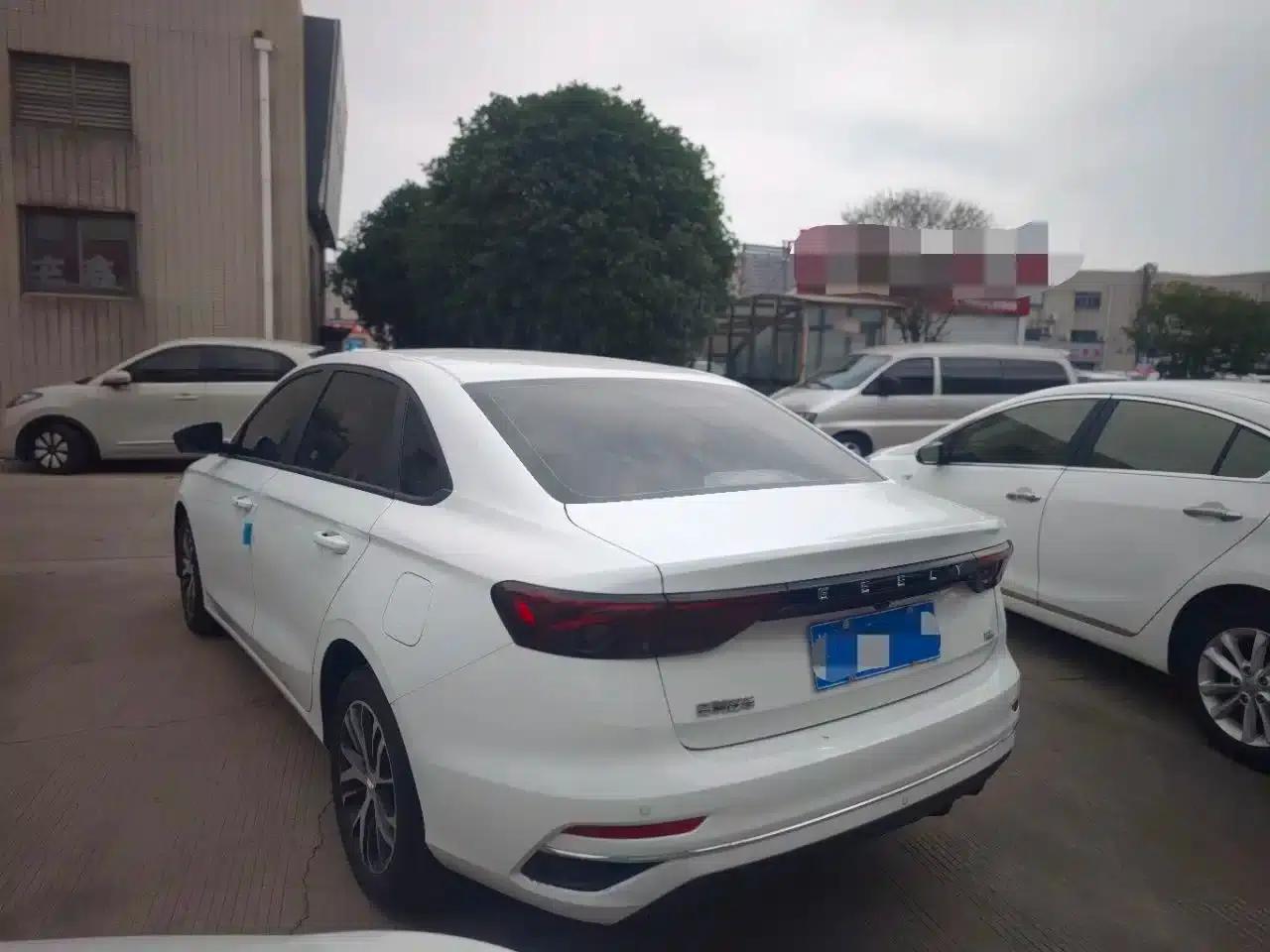 Geely Emgrand 2023 4th Generation Champion Edition 1.5L CVT Luxury — миниатюра 8