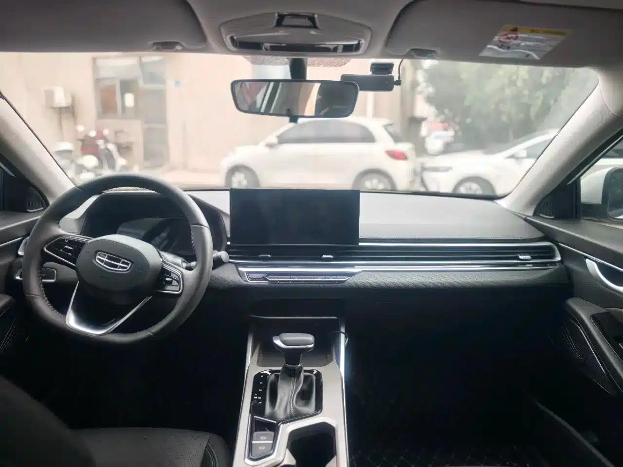 Geely Emgrand 2023 4th Generation Champion Edition 1.5L CVT Luxury — миниатюра 9