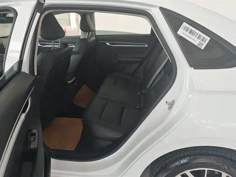 Geely Emgrand 2025 4th Generation 1.5L CVT Star Edition — миниатюра 11