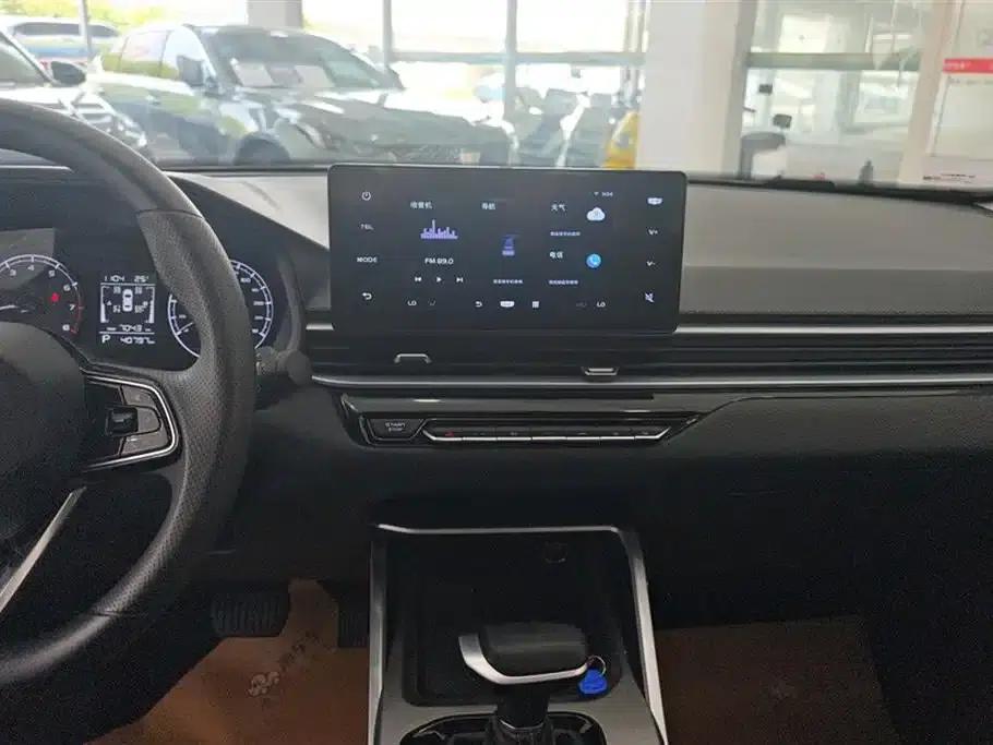 Geely Emgrand 2025 4th Generation 1.5L CVT Star Edition — миниатюра 13