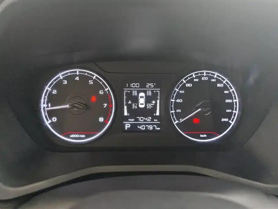 Geely Emgrand 2025 4th Generation 1.5L CVT Star Edition — миниатюра 14