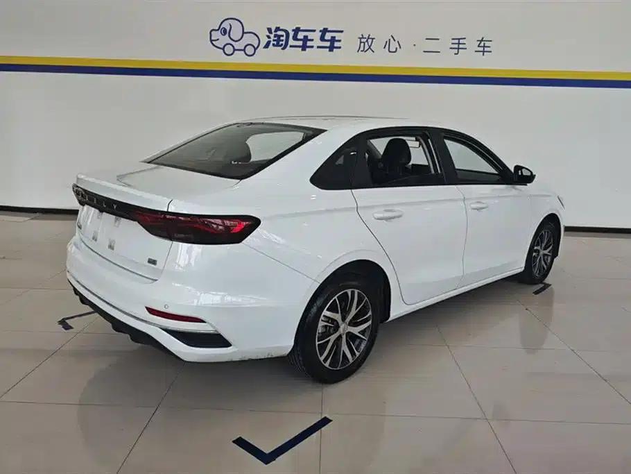 Geely Emgrand 2025 4th Generation 1.5L CVT Star Edition — миниатюра 3