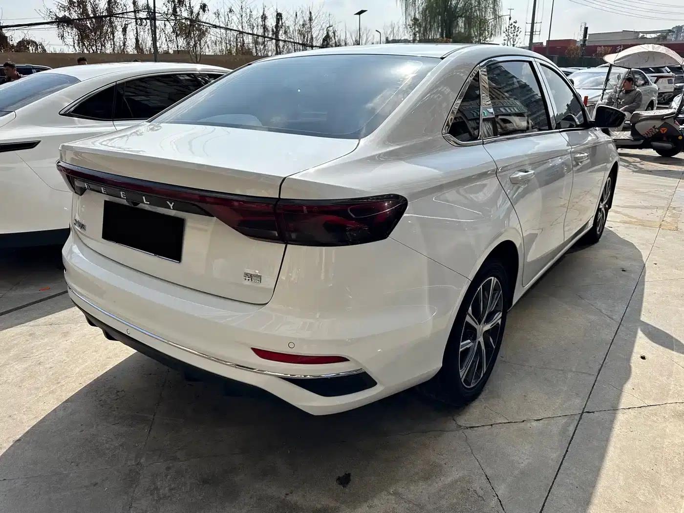 Geely Emgrand 2022 4th Generation 1.5L CVT Elite — миниатюра 11