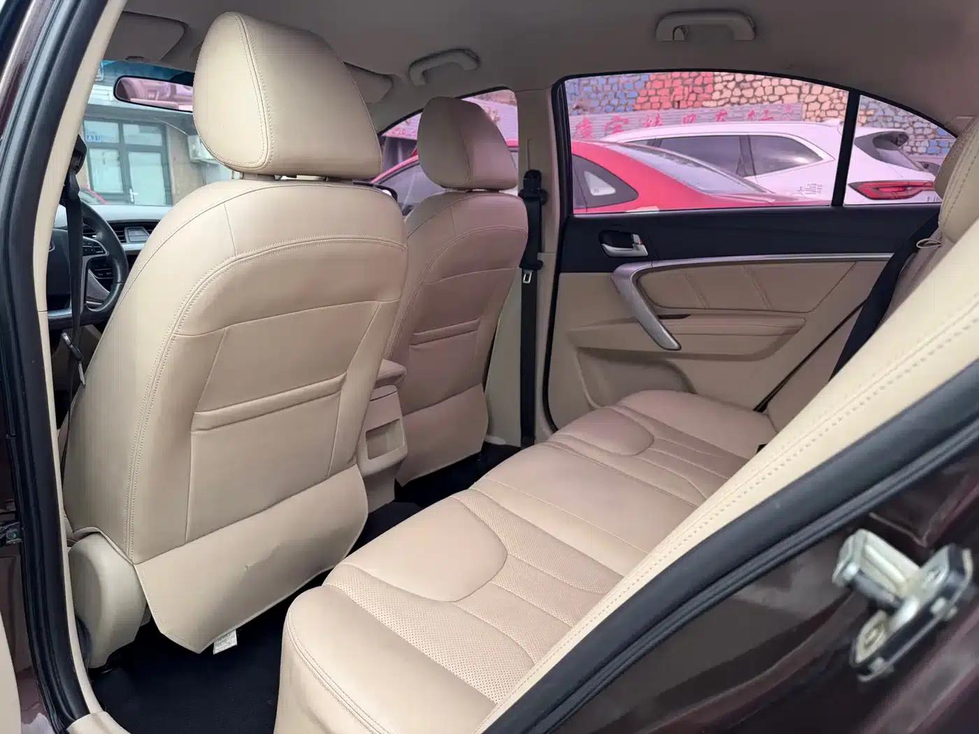 Geely Emgrand 2017 Sedan Million Edition 1.5L Manual Deluxe — миниатюра 8