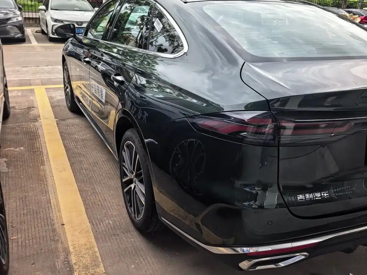 Geely Emgrand 2026 5th Generation 1.5T DCT Flagship Edition — миниатюра 6