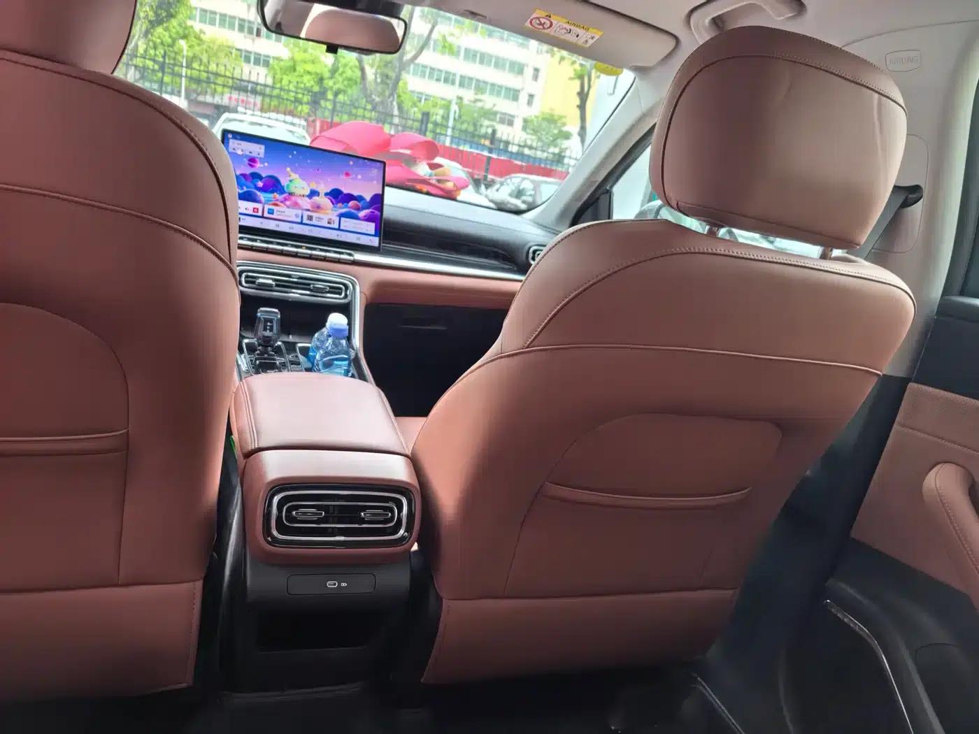 Geely Emgrand 2026 5th Generation 1.5T DCT Flagship Edition — миниатюра 8