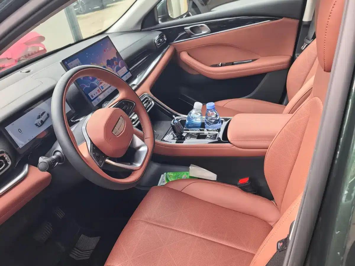 Geely Emgrand 2026 5th Generation 1.5T DCT Flagship Edition — миниатюра 9