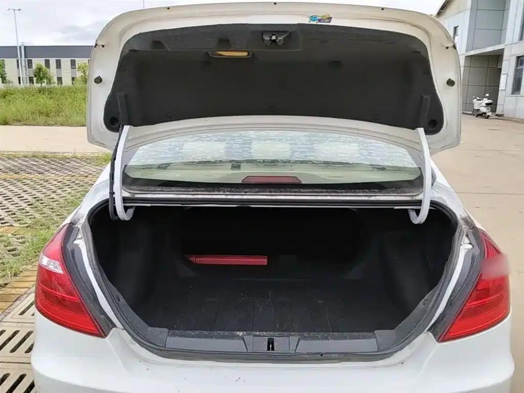 Geely Emgrand 2017 Sedan Million Edition 1.5L CVT Luxury Model — миниатюра 19