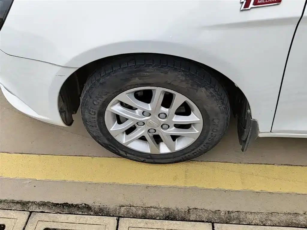 Geely Emgrand 2017 Sedan Million Edition 1.5L CVT Luxury Model — миниатюра 23