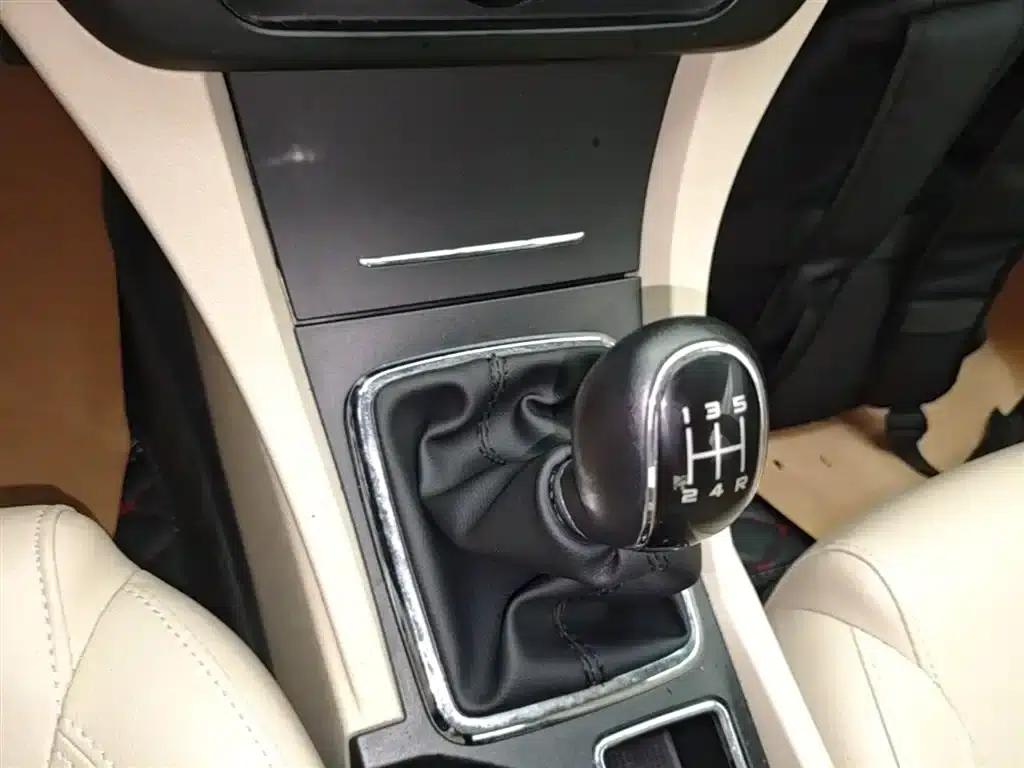 Geely Emgrand 2017 Sedan Million Edition 1.5L Manual Deluxe — миниатюра 14