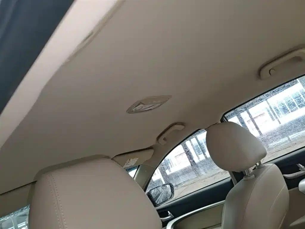 Geely Emgrand 2017 Sedan Million Edition 1.5L Manual Deluxe — миниатюра 18
