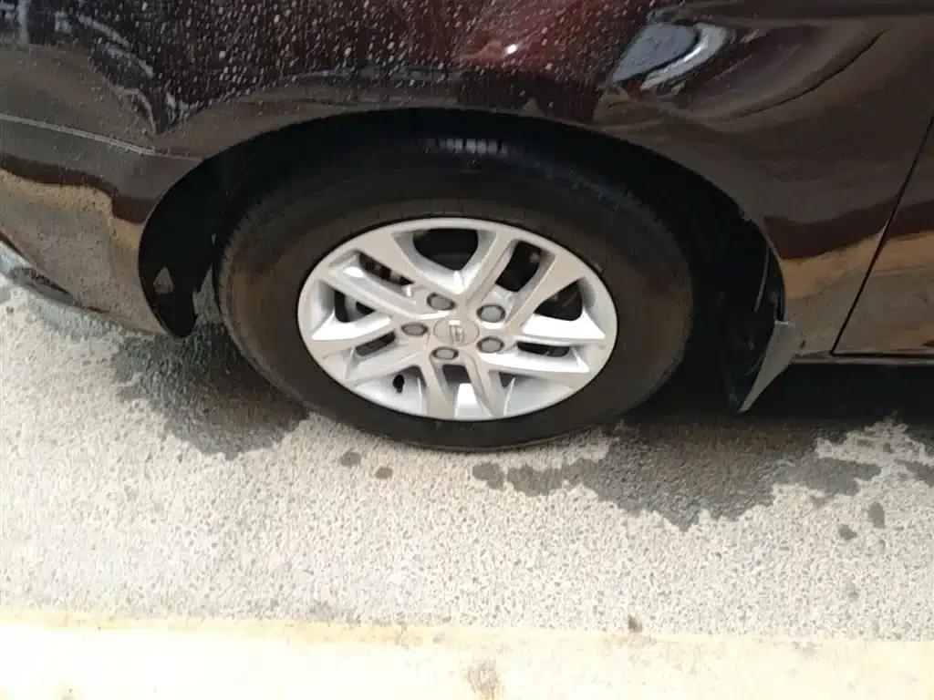 Geely Emgrand 2017 Sedan Million Edition 1.5L Manual Deluxe — миниатюра 23