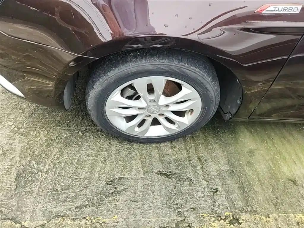 Geely Emgrand 2016 Sedan 1.3T CVT Upgrade Edition — миниатюра 23