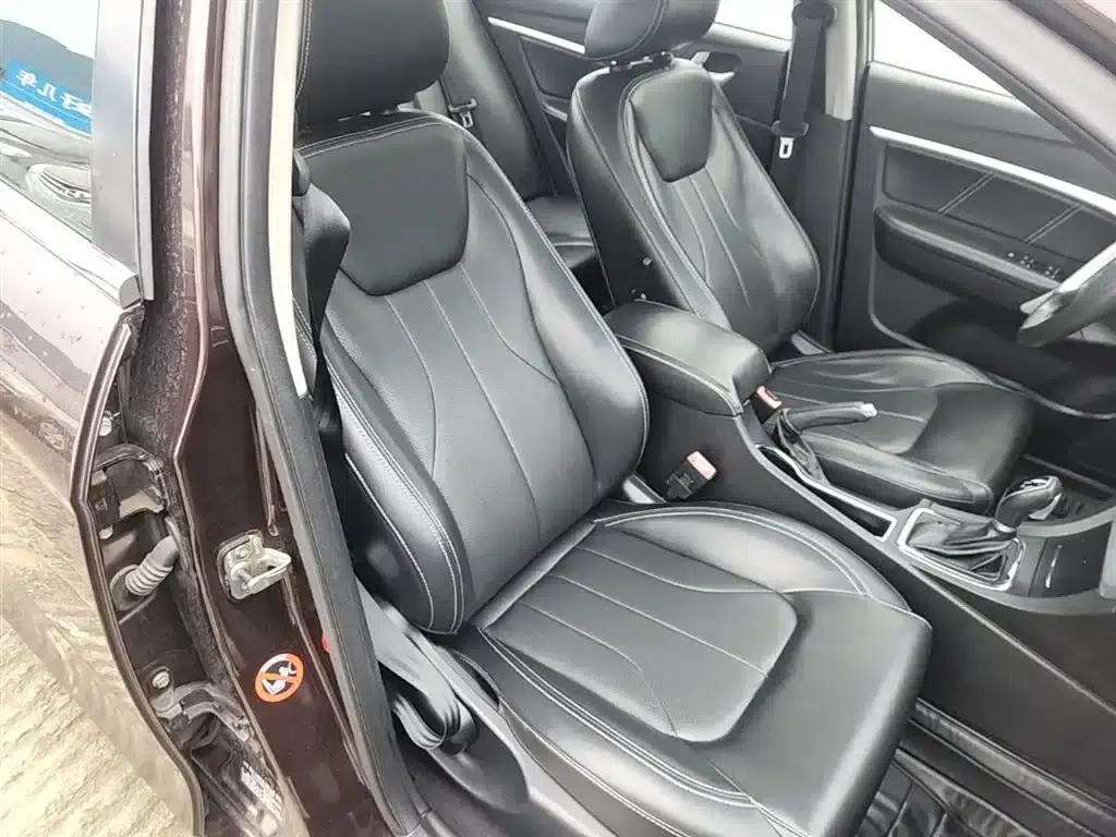 Geely Emgrand 2016 Sedan 1.3T CVT Upgrade Edition — миниатюра 25