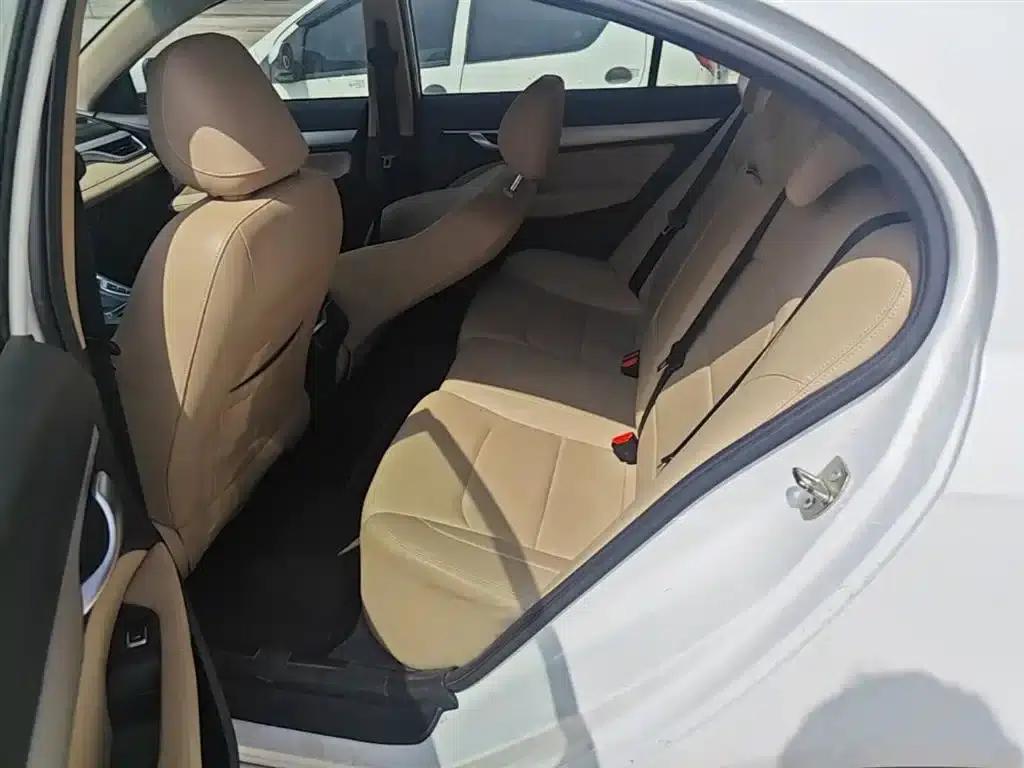 Geely Emgrand 2018 1.5L CVT Luxury Edition — миниатюра 16