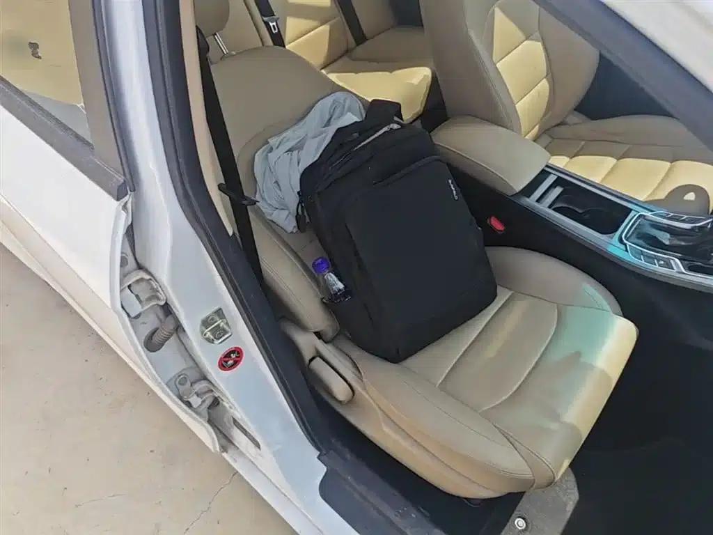 Geely Emgrand 2018 1.5L CVT Luxury Edition — миниатюра 24