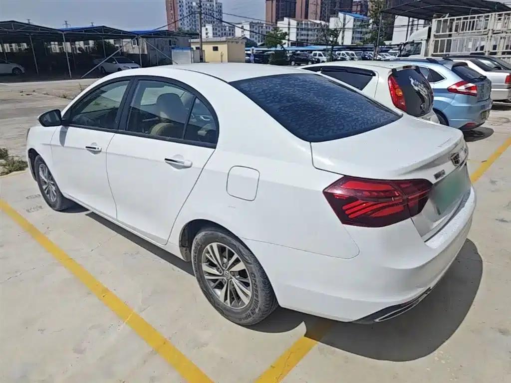 Geely Emgrand 2018 1.5L CVT Luxury Edition — миниатюра 5