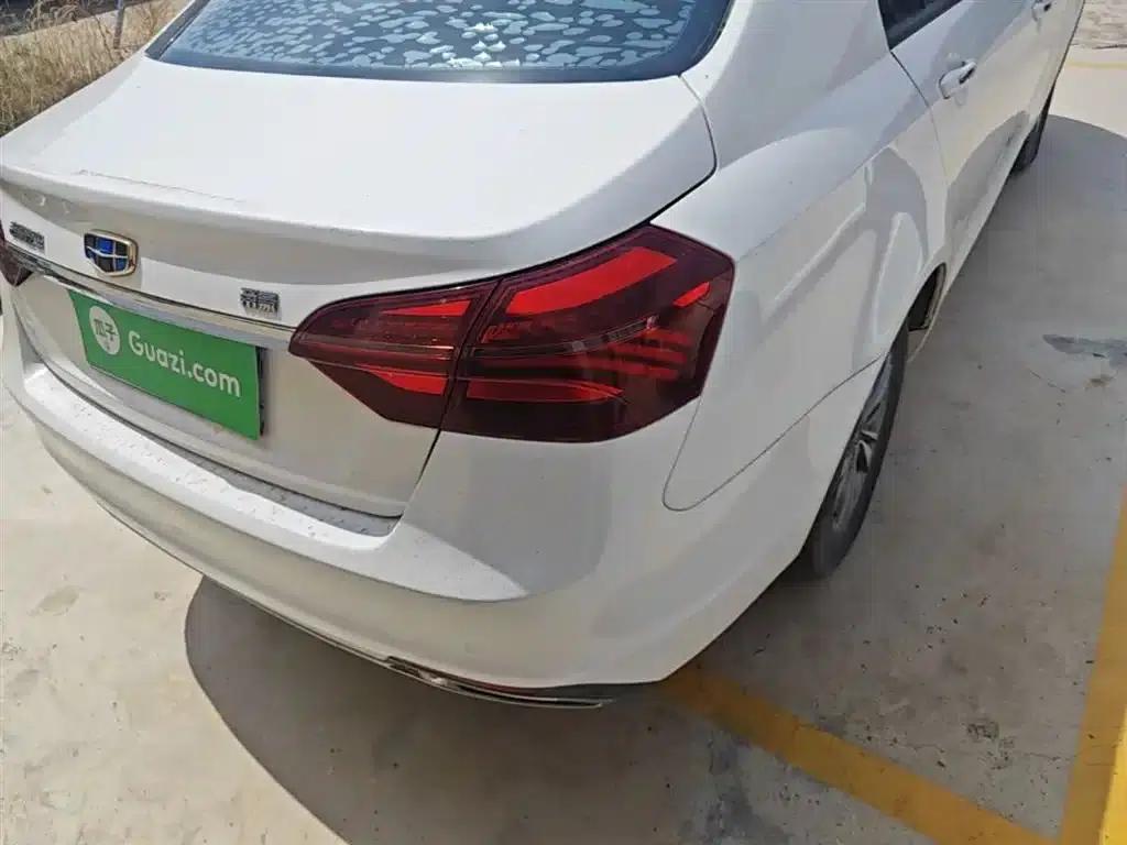 Geely Emgrand 2018 1.5L CVT Luxury Edition — миниатюра 7