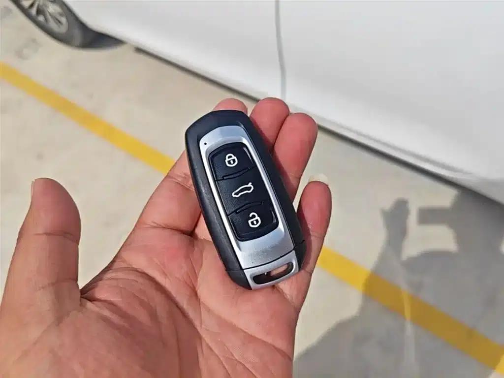 Geely Emgrand 2018 1.5L CVT Luxury Edition — миниатюра 8