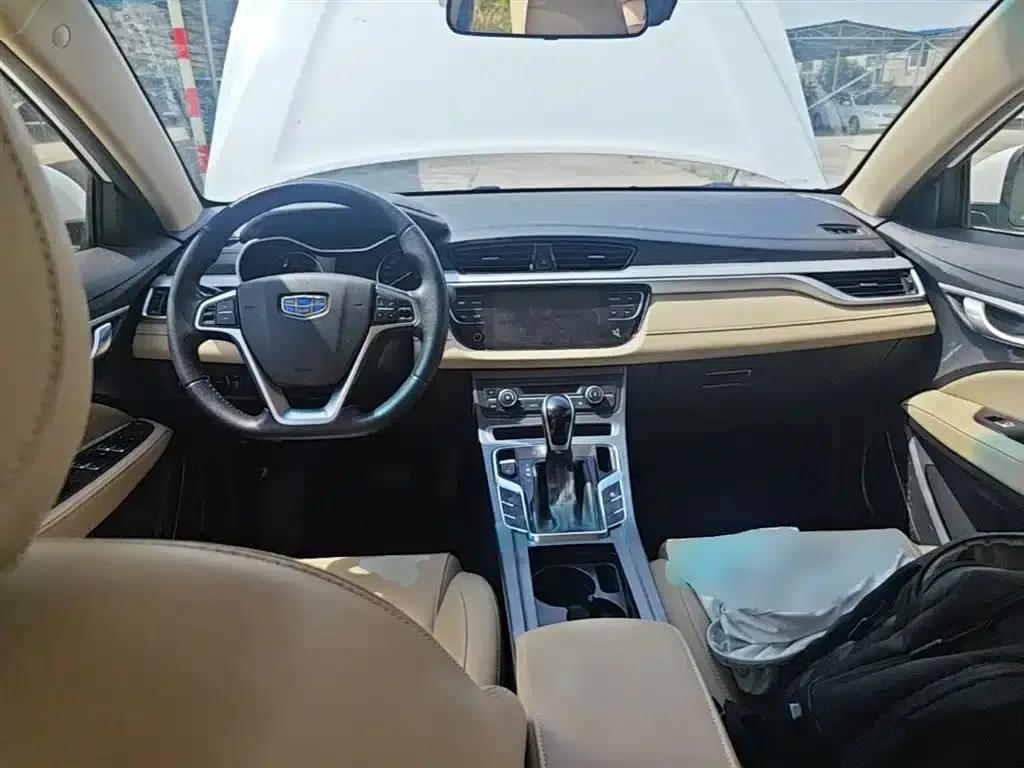 Geely Emgrand 2018 1.5L CVT Luxury Edition — миниатюра 9