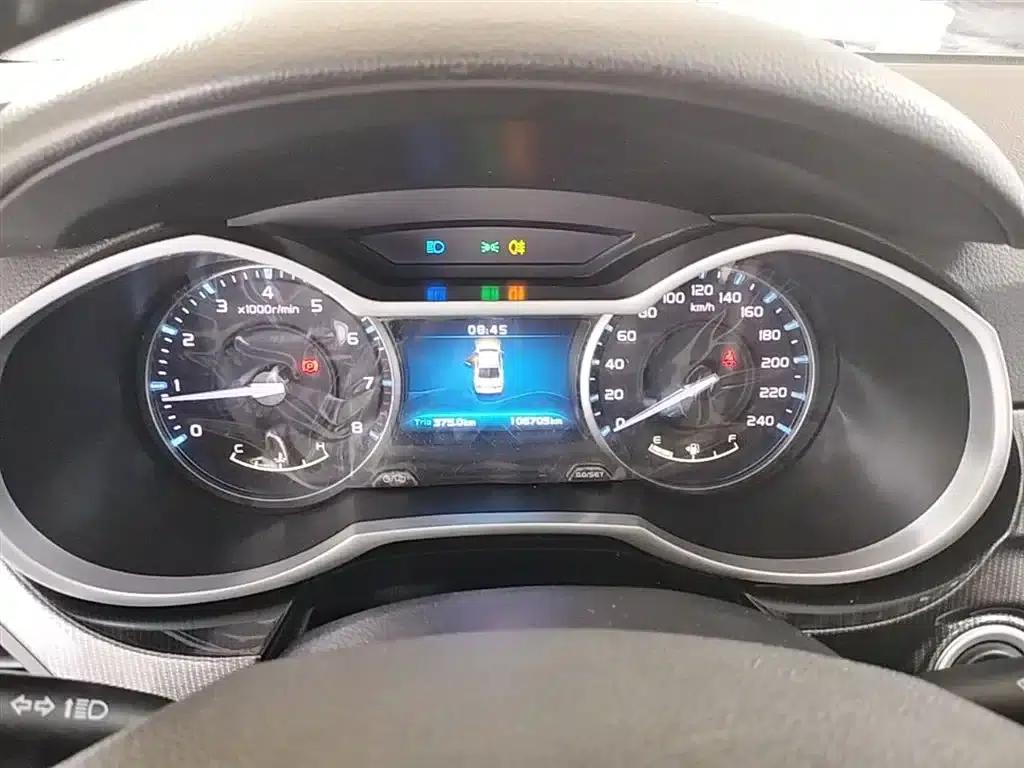 Geely Emgrand 2017 Sedan Million Edition 1.5L Manual Upgrade Version — миниатюра 12