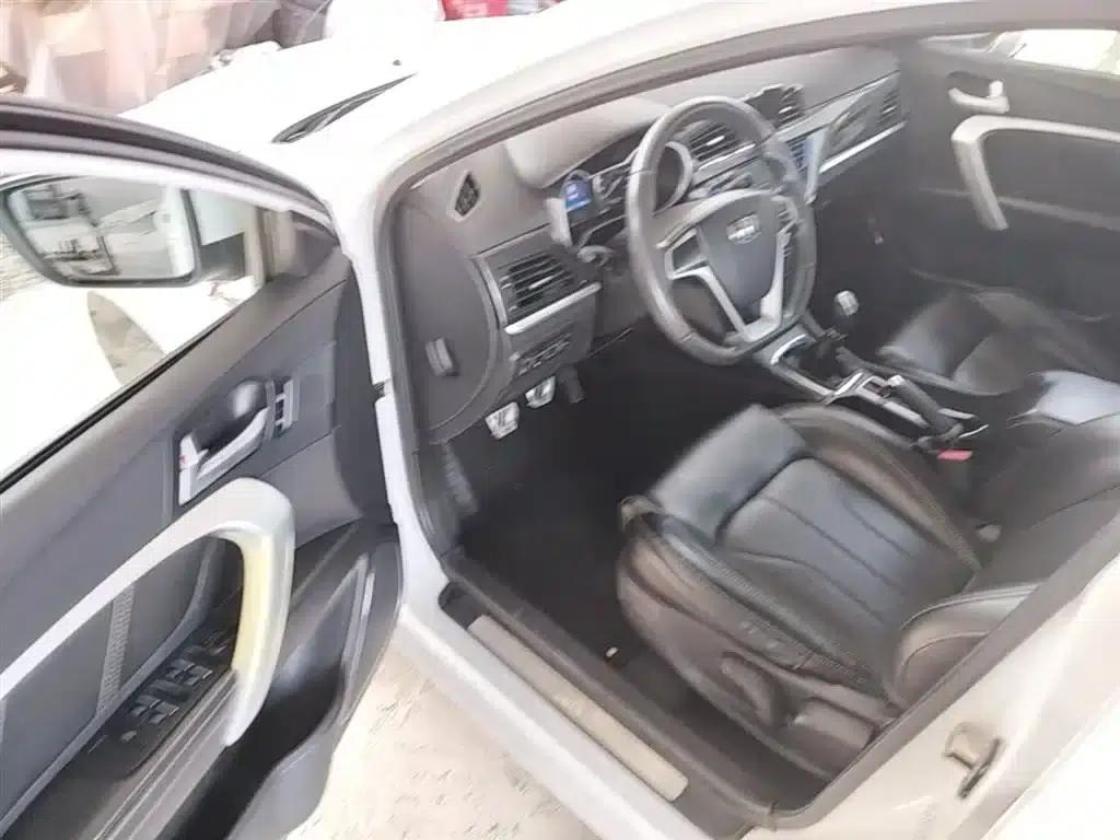 Geely Emgrand 2017 Sedan Million Edition 1.5L Manual Upgrade Version — миниатюра 16