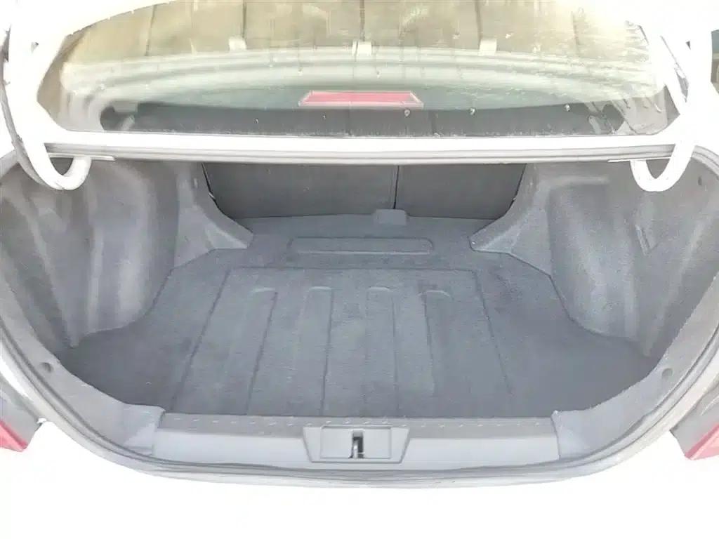 Geely Emgrand 2017 Sedan Million Edition 1.5L Manual Upgrade Version — миниатюра 19
