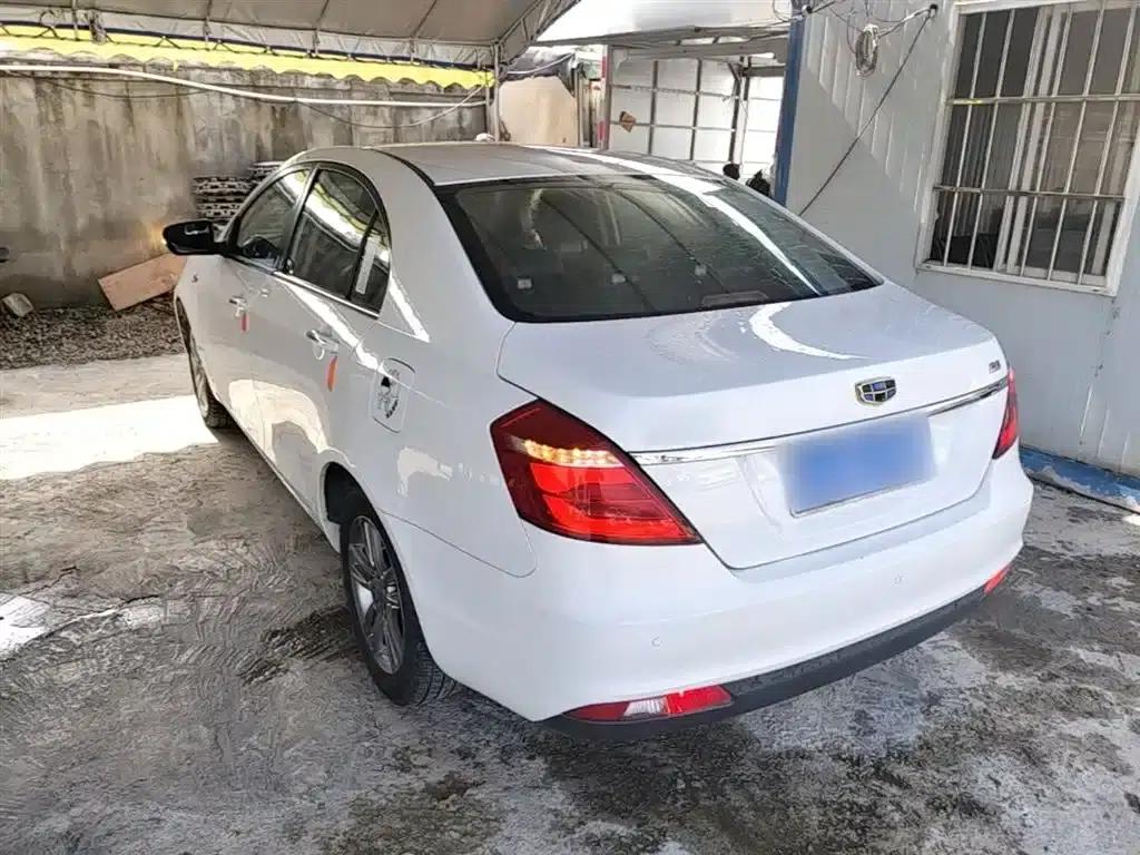 Geely Emgrand 2017 Sedan Million Edition 1.5L Manual Upgrade Version — миниатюра 5