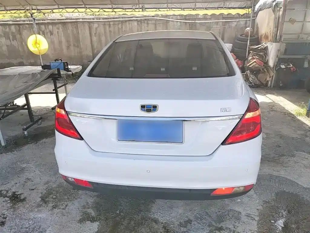 Geely Emgrand 2017 Sedan Million Edition 1.5L Manual Upgrade Version — миниатюра 6
